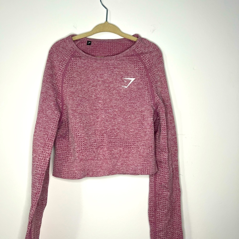 GYMSHARK baby pink crop long sleeve shirt